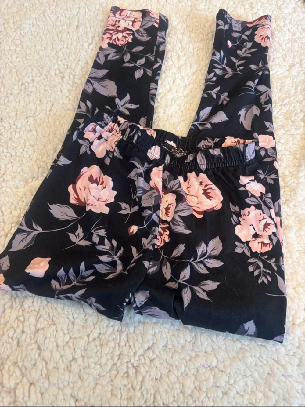 🟢10/$10 - Girls Floral Black Leggings with Pink Rose Print